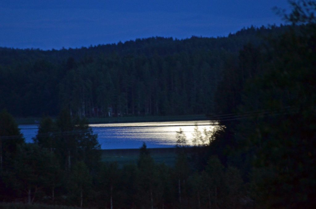 Månljus över Härnebosjön